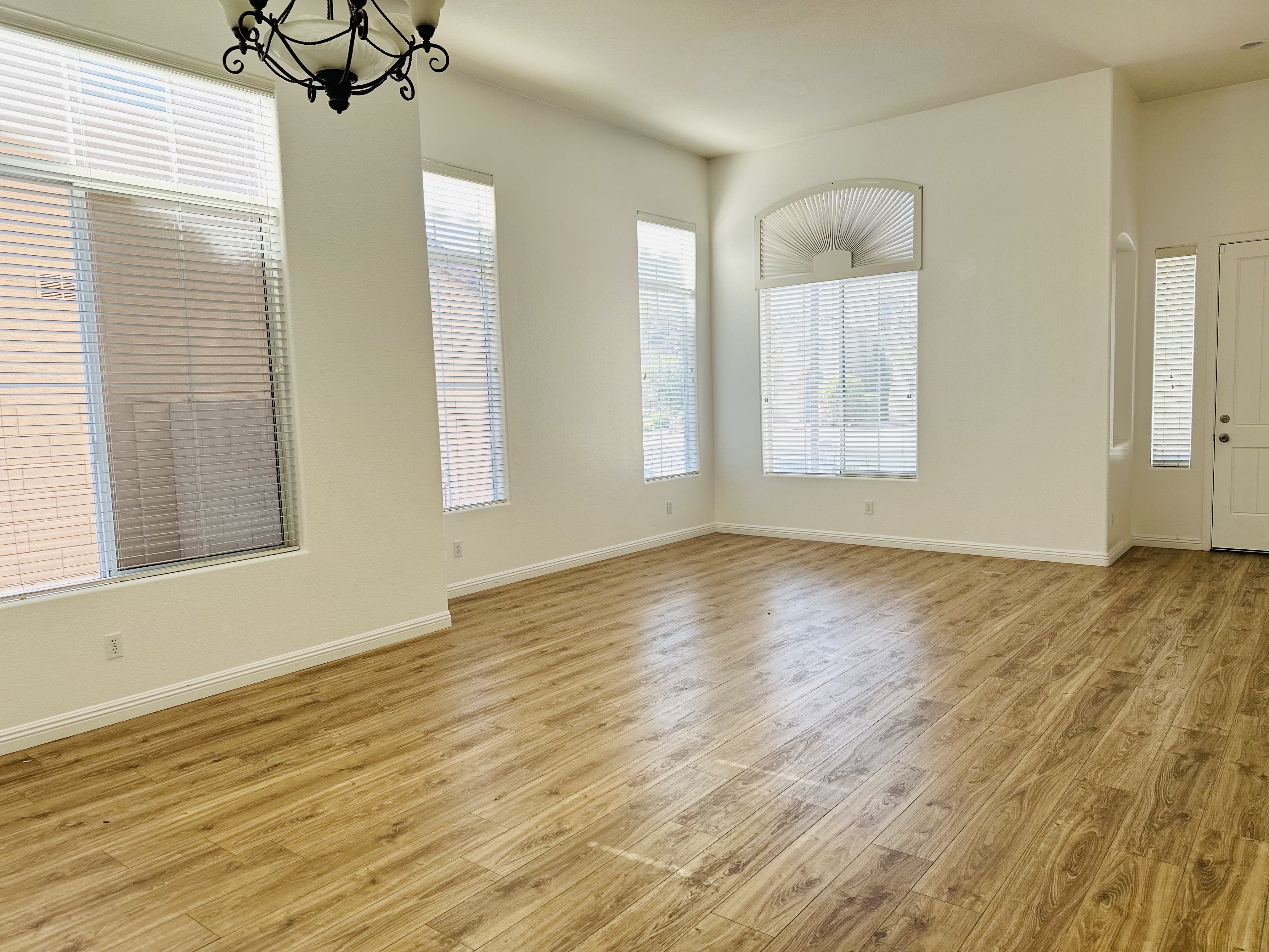 1177 West Laredo Avenue – photo 2