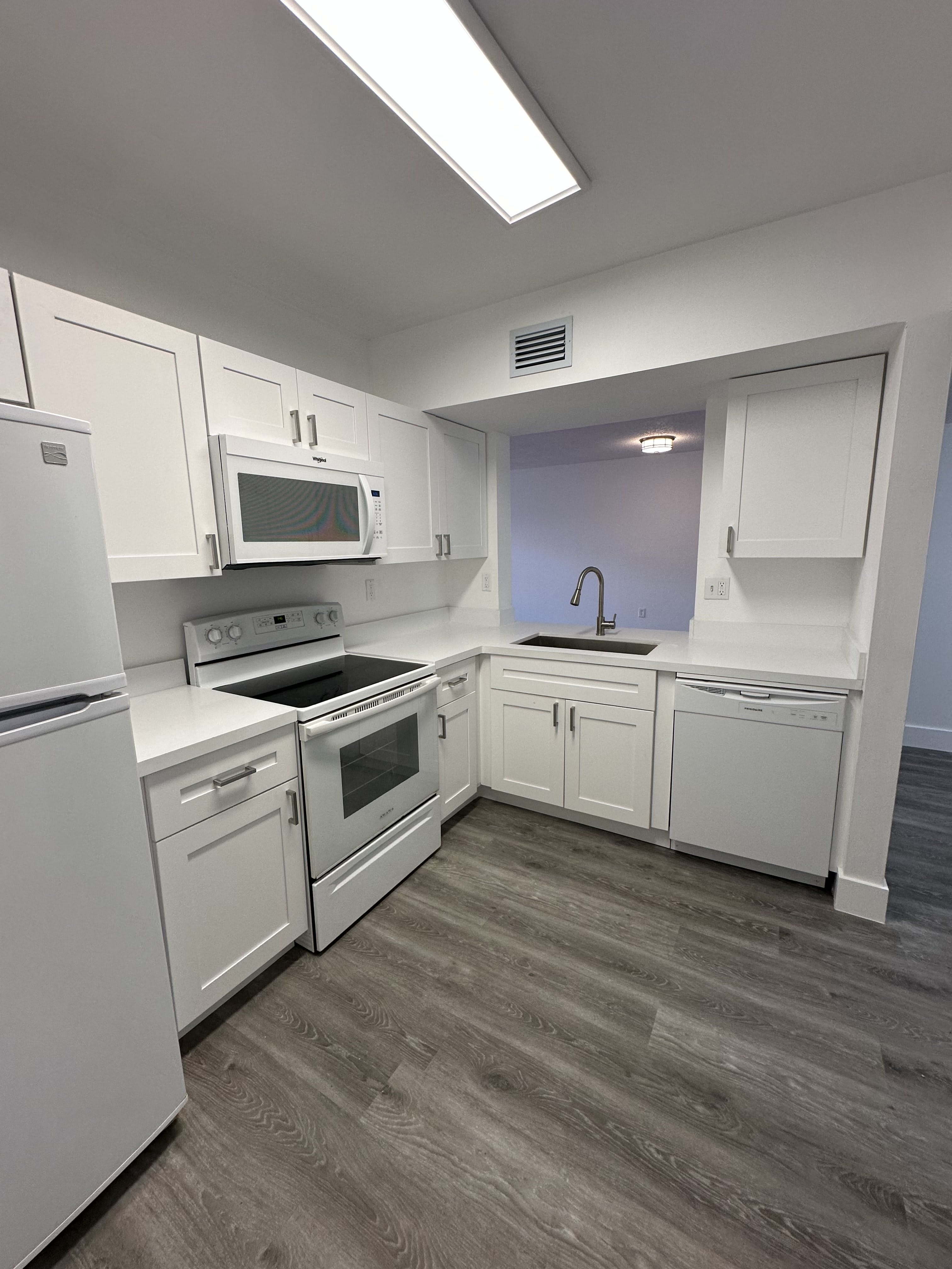 4768 Northwest 114th Avenue – photo 2
