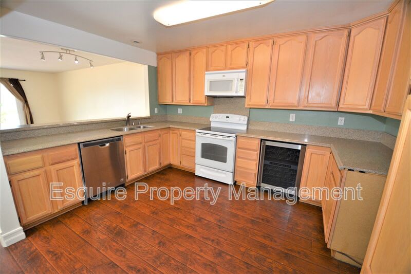 1629 PIERSIDE LANE – photo 4