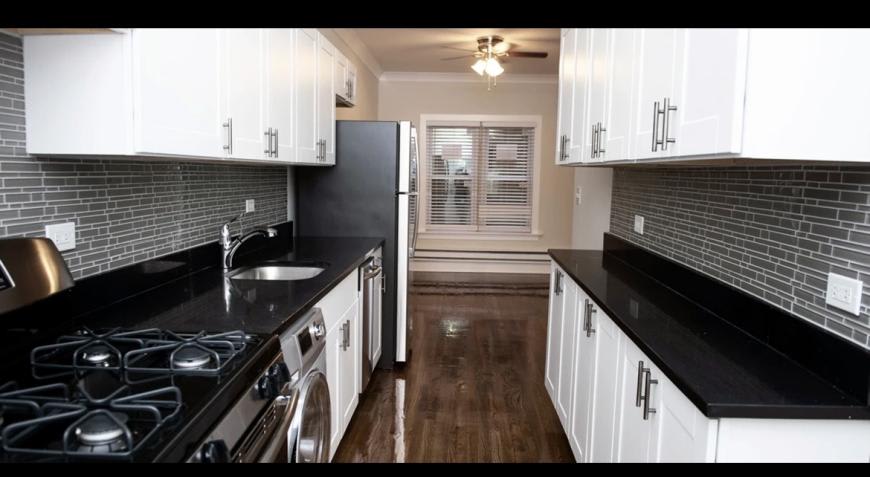 728 W Roscoe St – photo 1