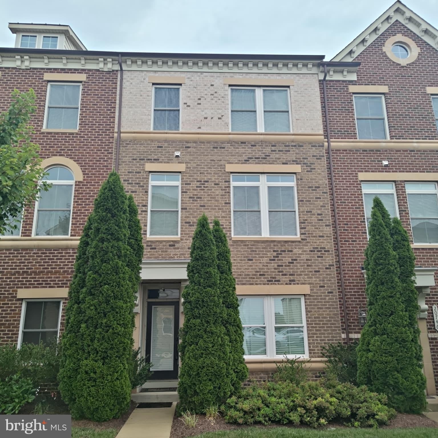 20744 DUXBURY – photo 1