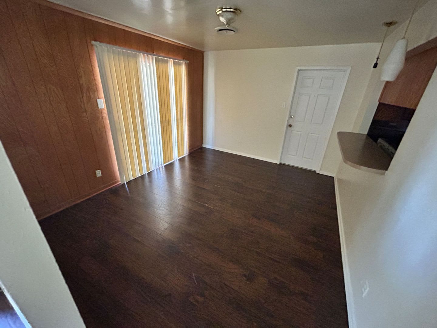 3 bedroom 1 bath – photo 2