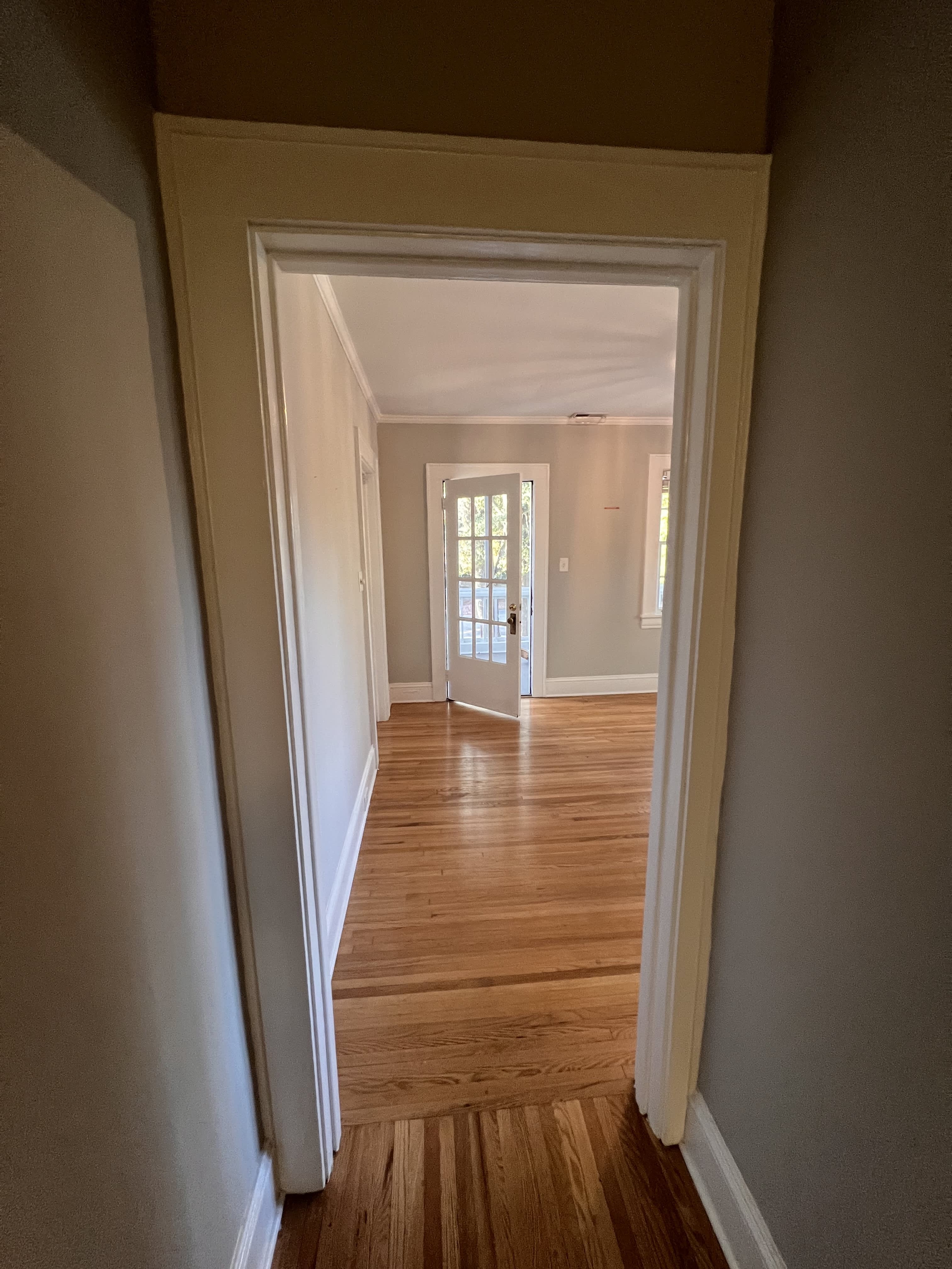 124 North Laurel Avenue – photo 1