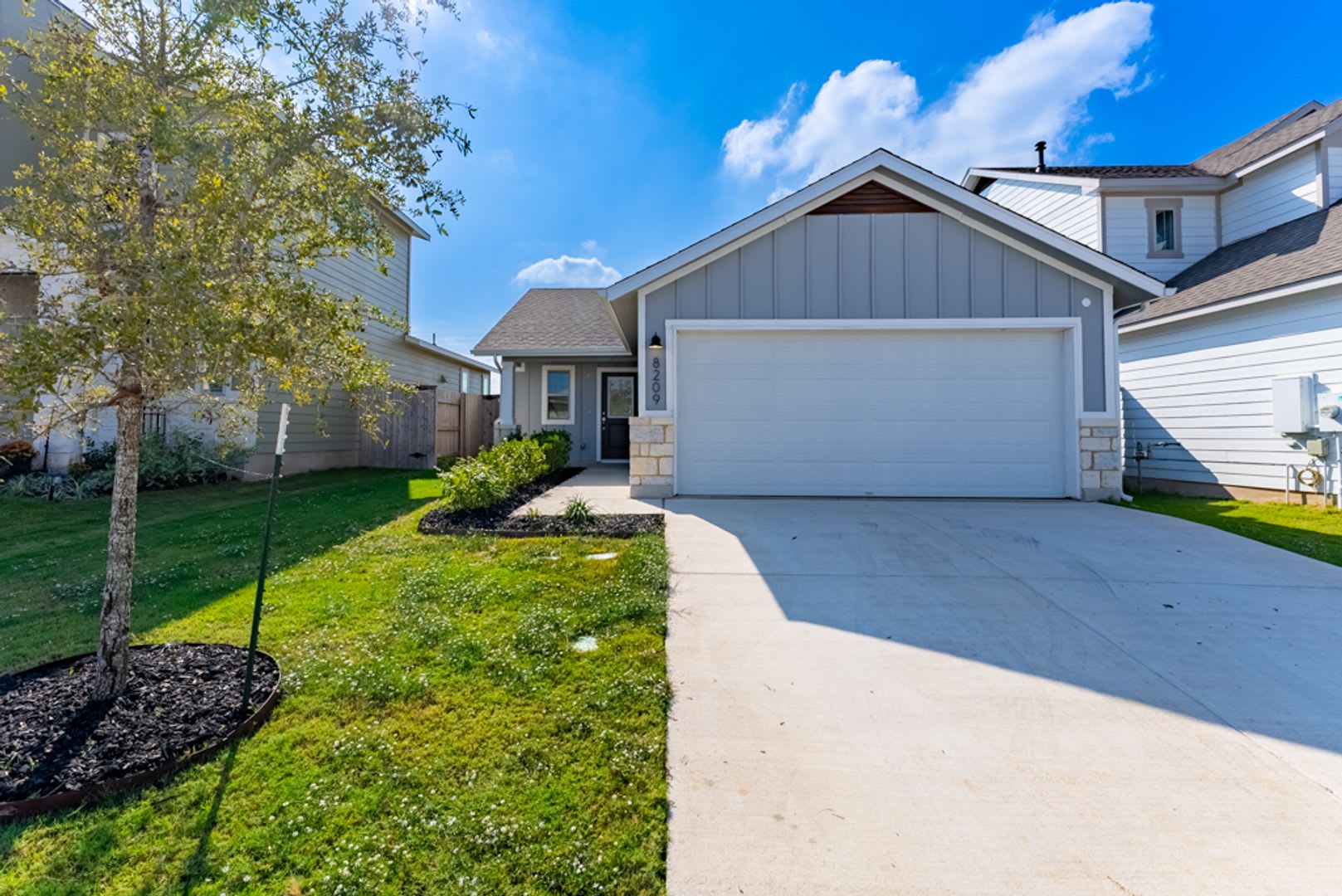 Must see 3 bedroom in South East Austin! – photo 2