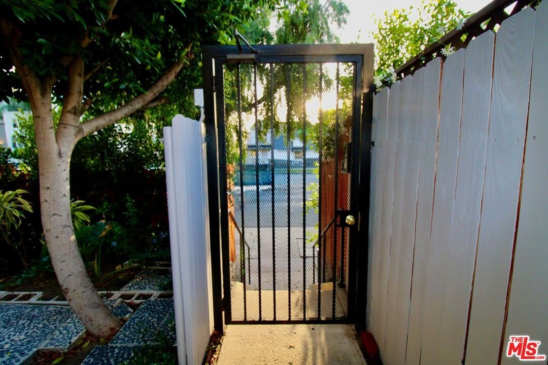 4336 Laurel Canyon Blvd – photo 4