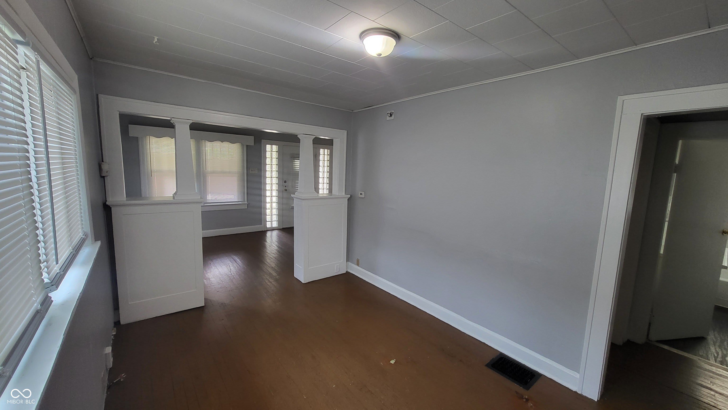 1527 N Chester Avenue – photo 5