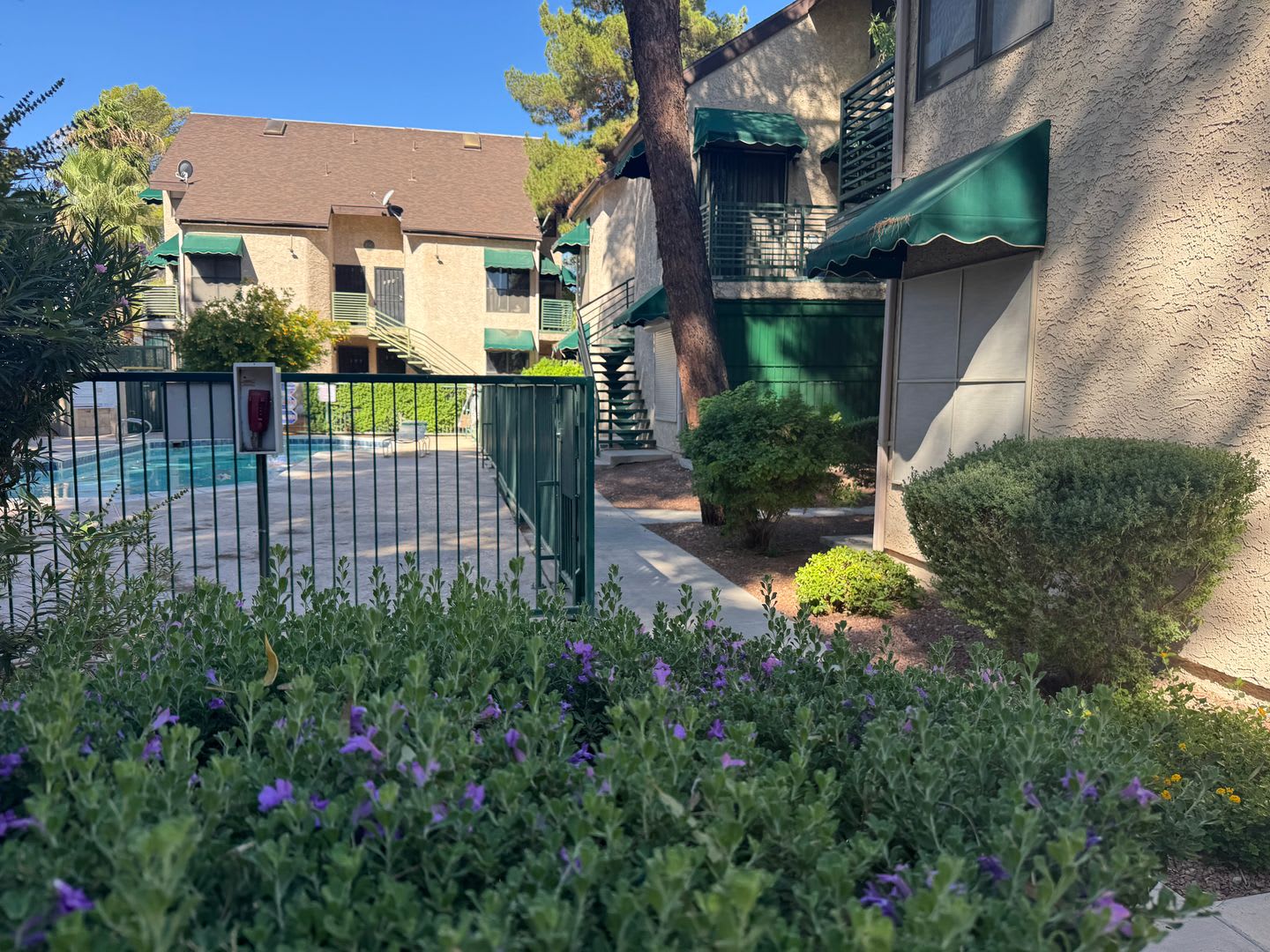 Fully Furnished Ground-Floor Condo with Pool Access! – photo 1