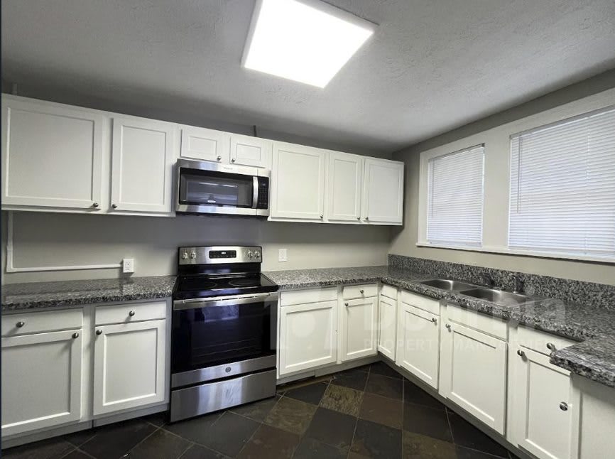 3668 Valencia Rd Apt 4 – photo 5
