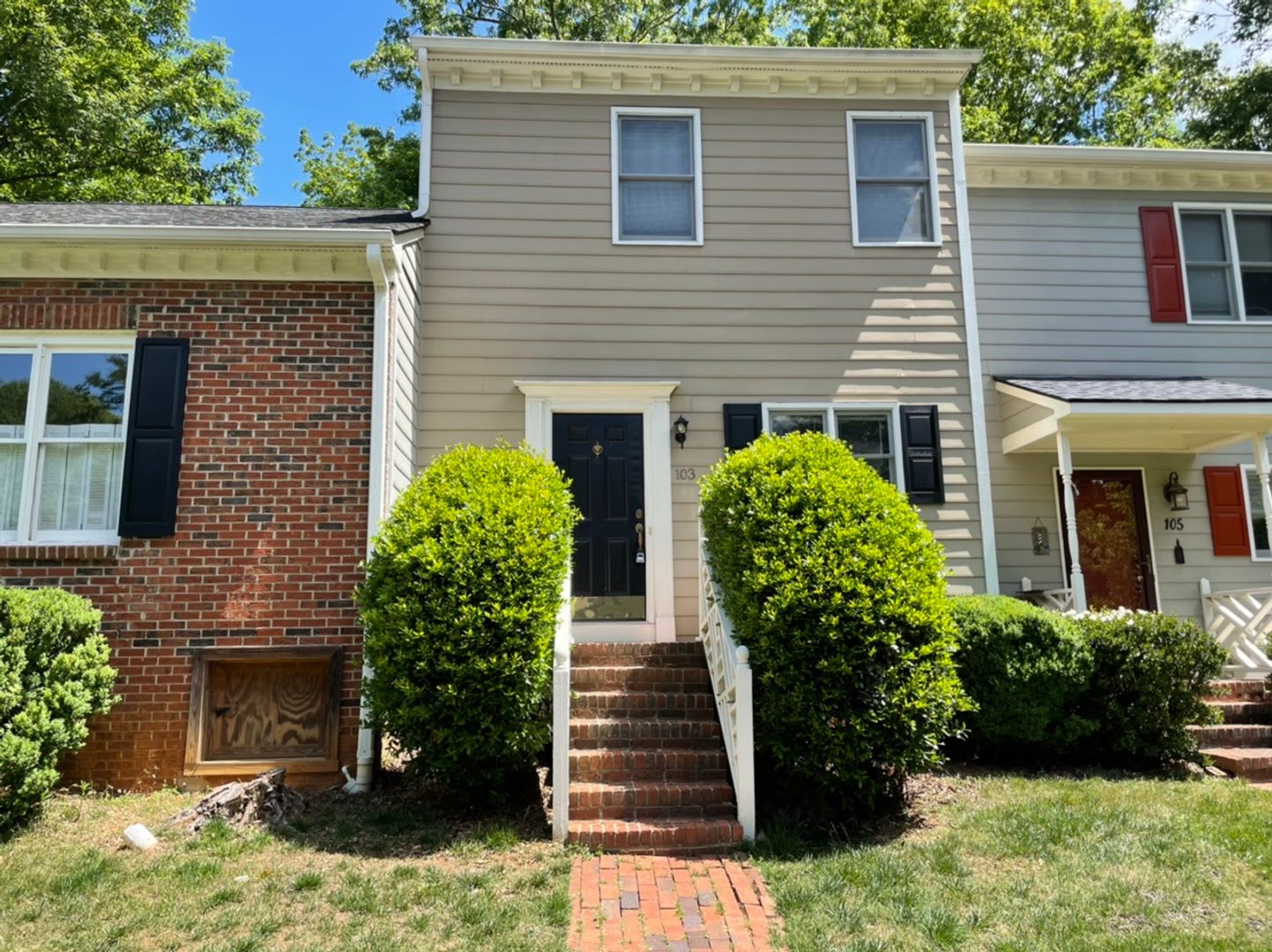 Desirable 2 Bedroom Townhouse Near Downtown Cary – photo 2
