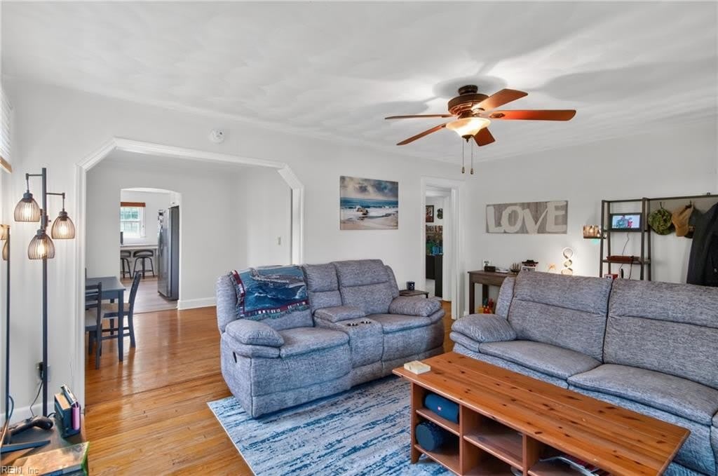 1057 W Ocean View Avenue – photo 5
