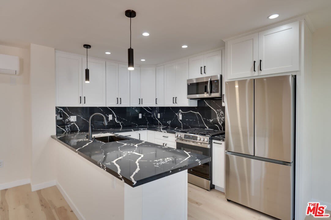 928 N San Vicente Blvd – photo 3