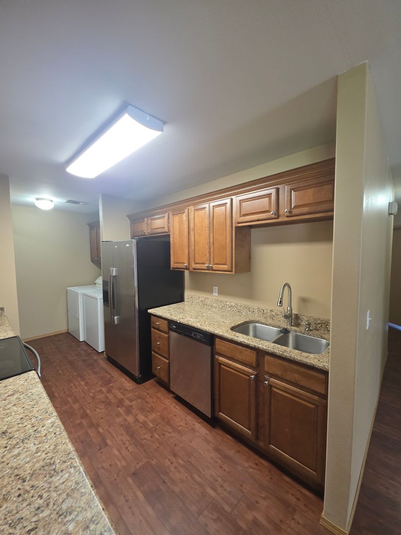 824 W 13Th St – photo 4