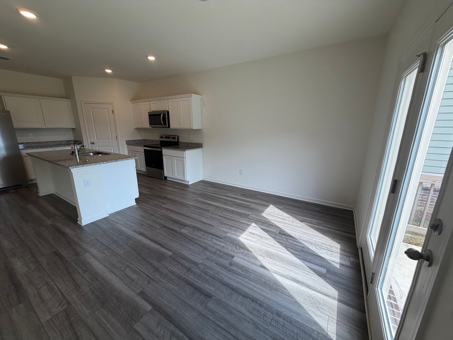 303 Hyde Park – photo 5