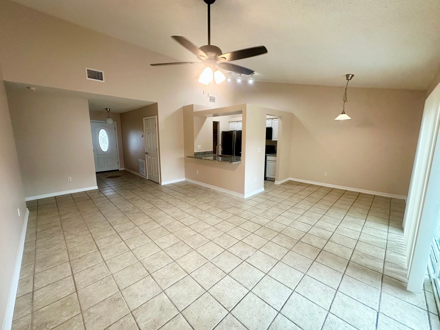 Incredible 3 bed 2 bath home in Apopka – photo 2
