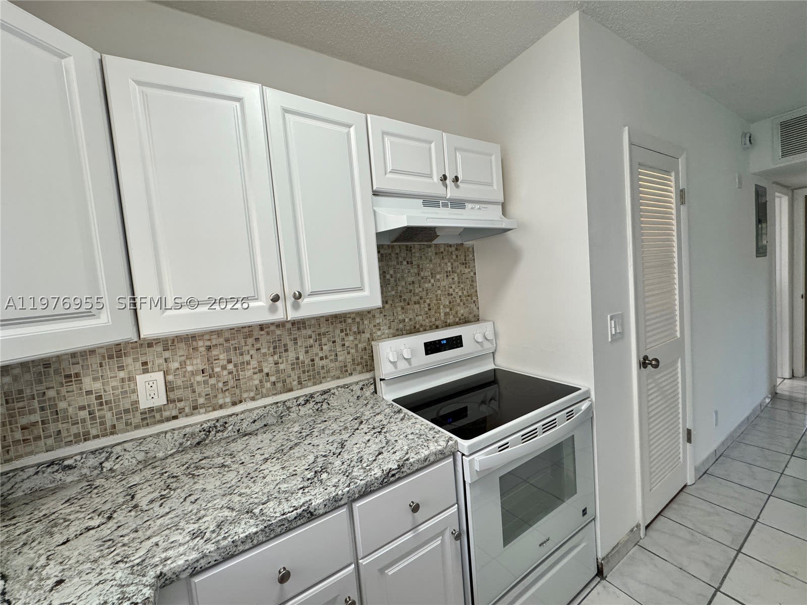 4140 Woodside Dr – photo 4