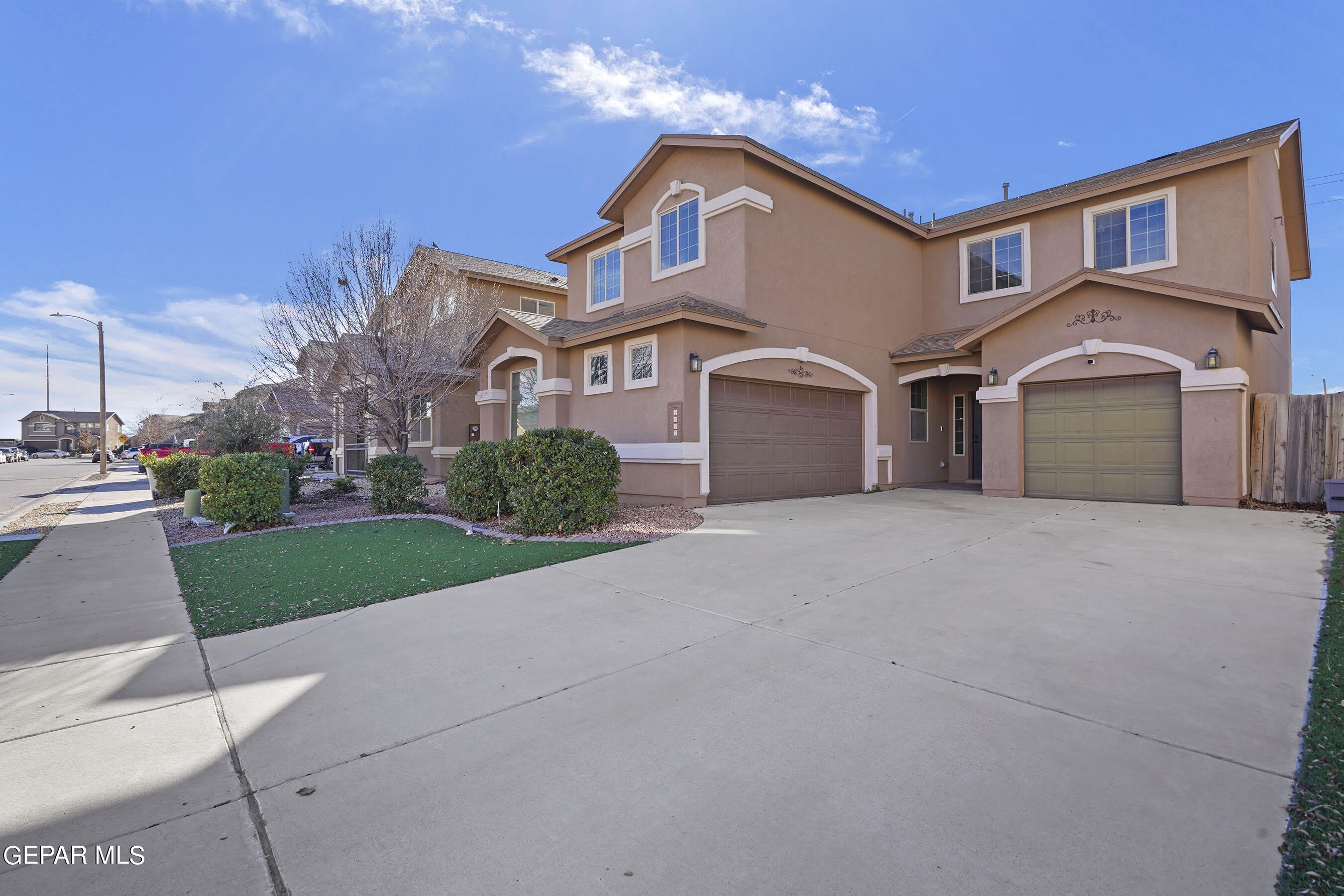 2237 Leafy Point Place – photo 2