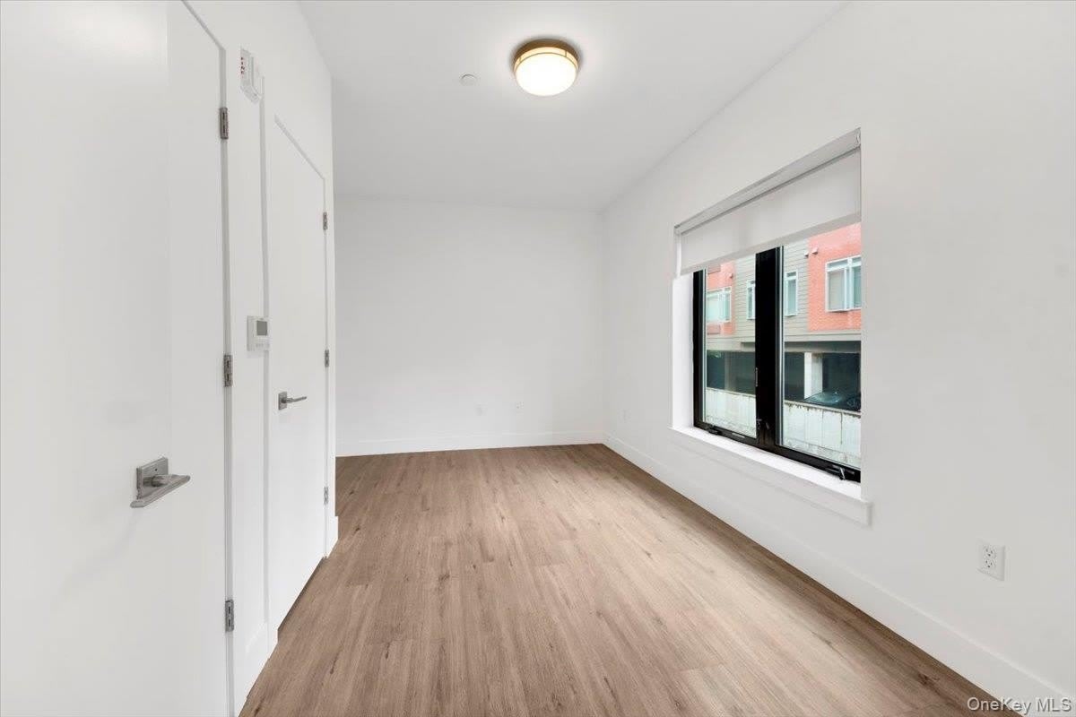 525 N MACQUESTEN PARKWAY – photo 5