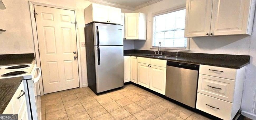 2833 Rockcliff Road Se – photo 4
