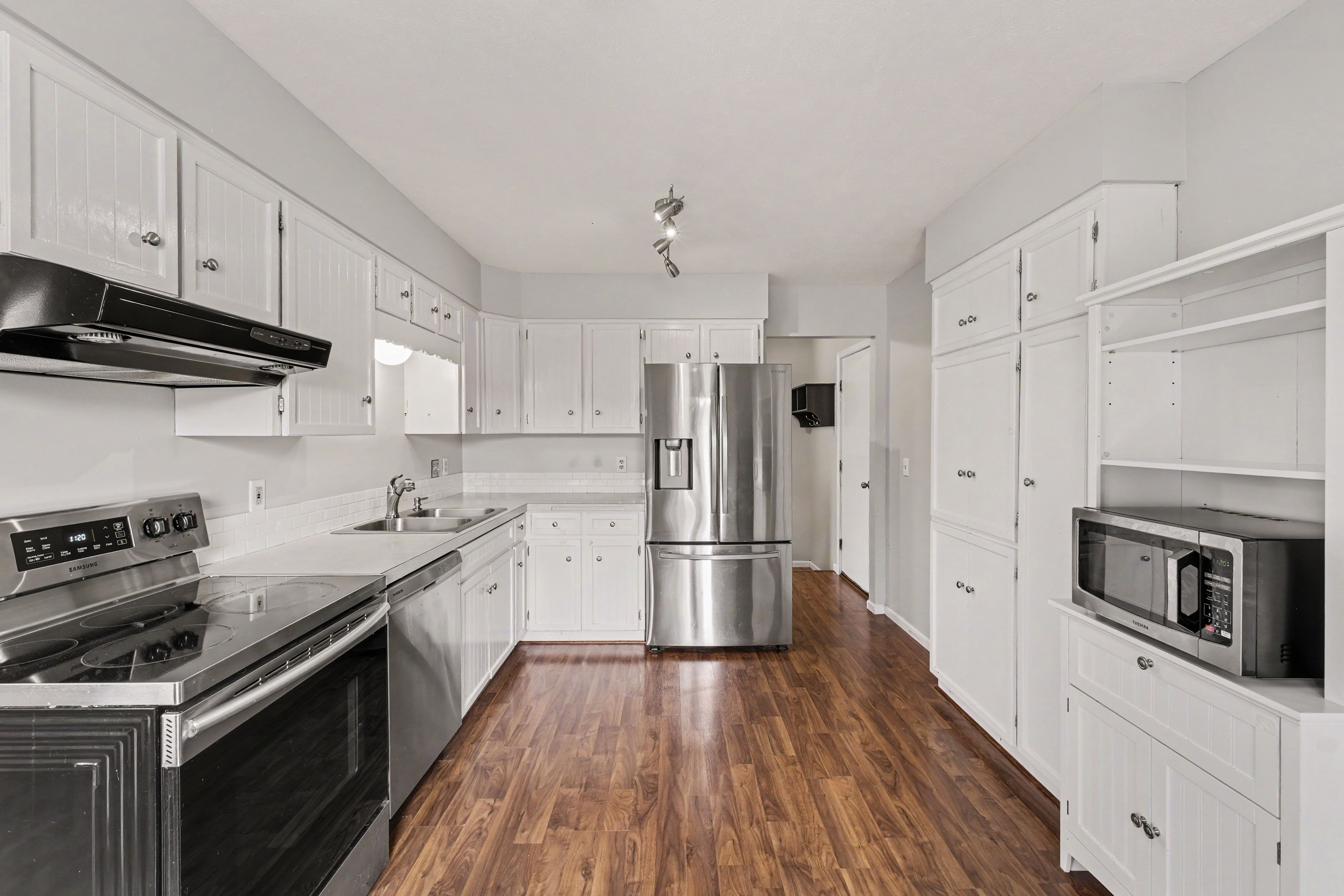 7323 Buist St – photo 5