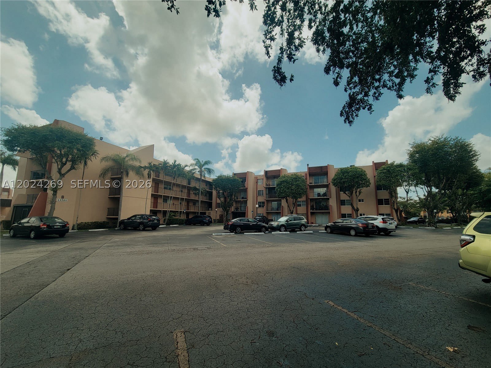 13701 Kendale Lakes Cir – photo 1