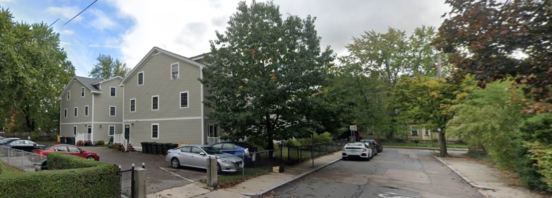 Five Bedroom Two Half Bath Townhouse Lower Allston – photo 1
