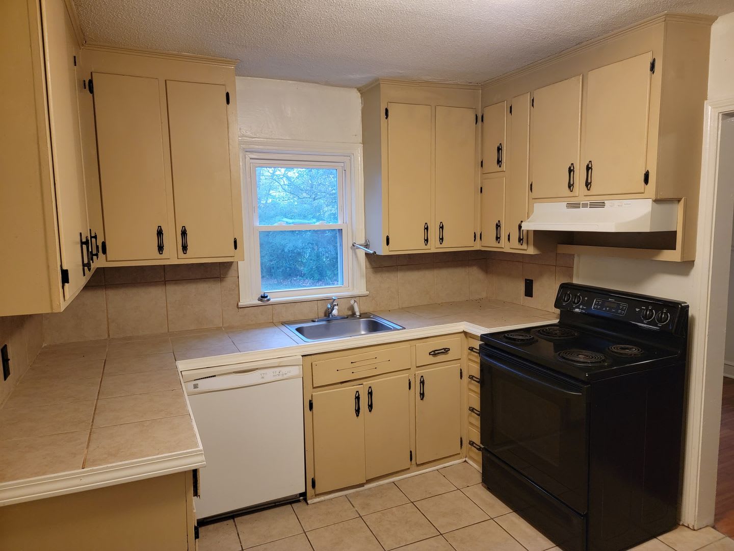 2 Bedroom 1 Bathroom House – photo 2