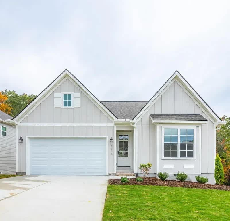 7019 Mercedes Ln – photo 1