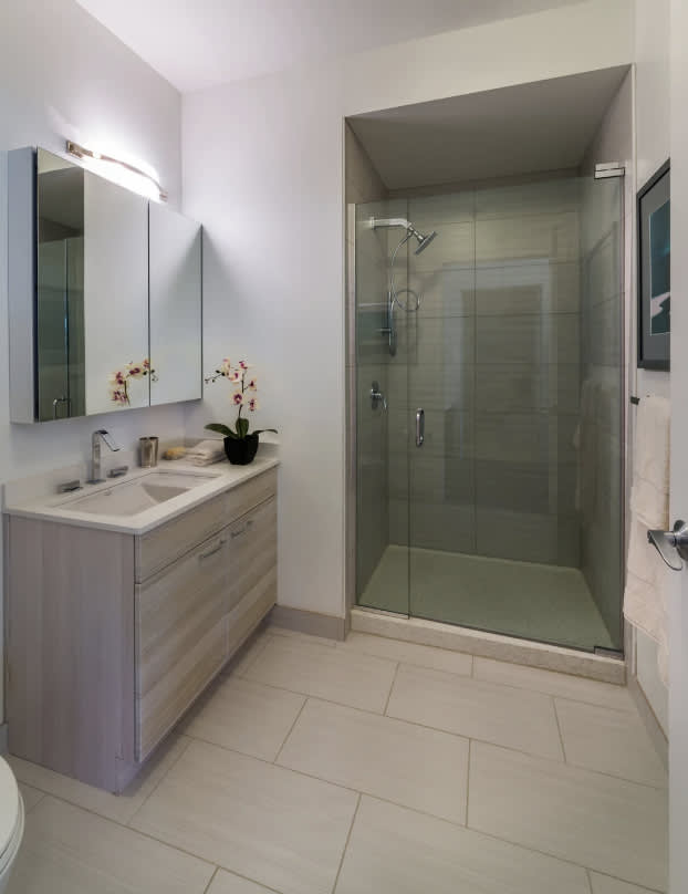 80 E Lake St – photo 2