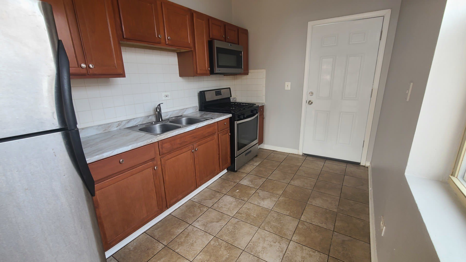 1407 E 69th Place – photo 4