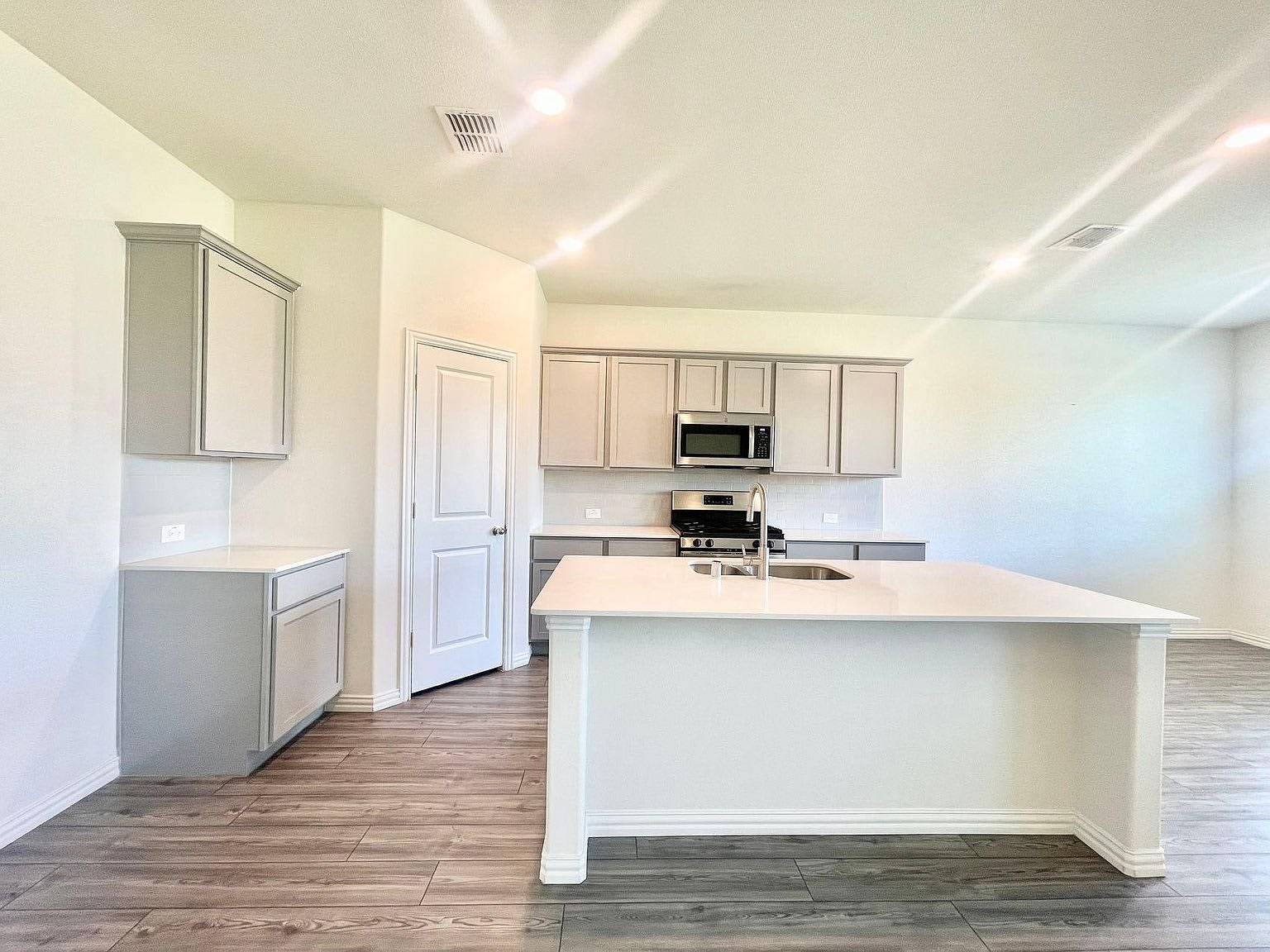 4619 Cleves Ave – photo 2