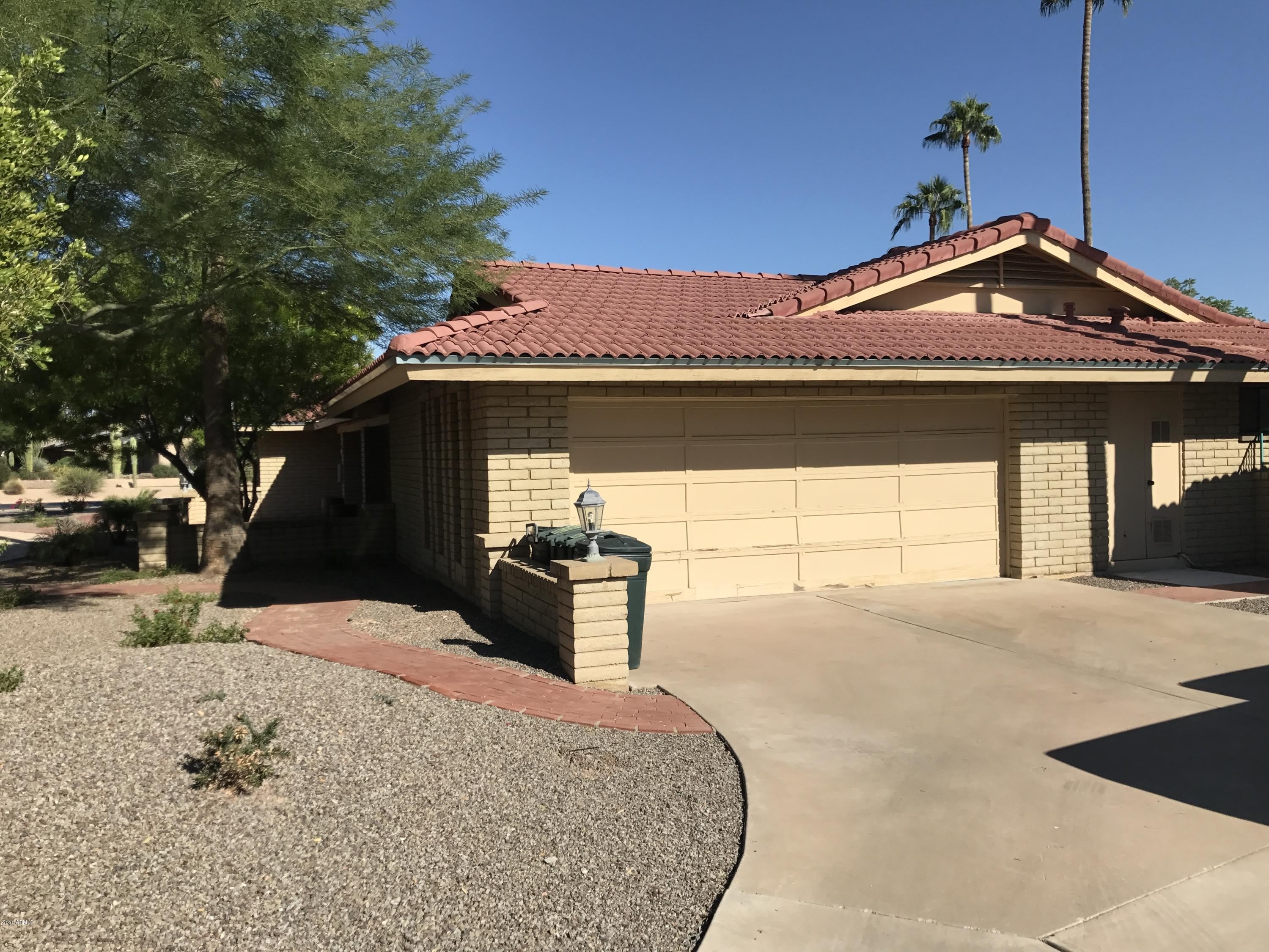 185 E CERCADO Lane – photo 4
