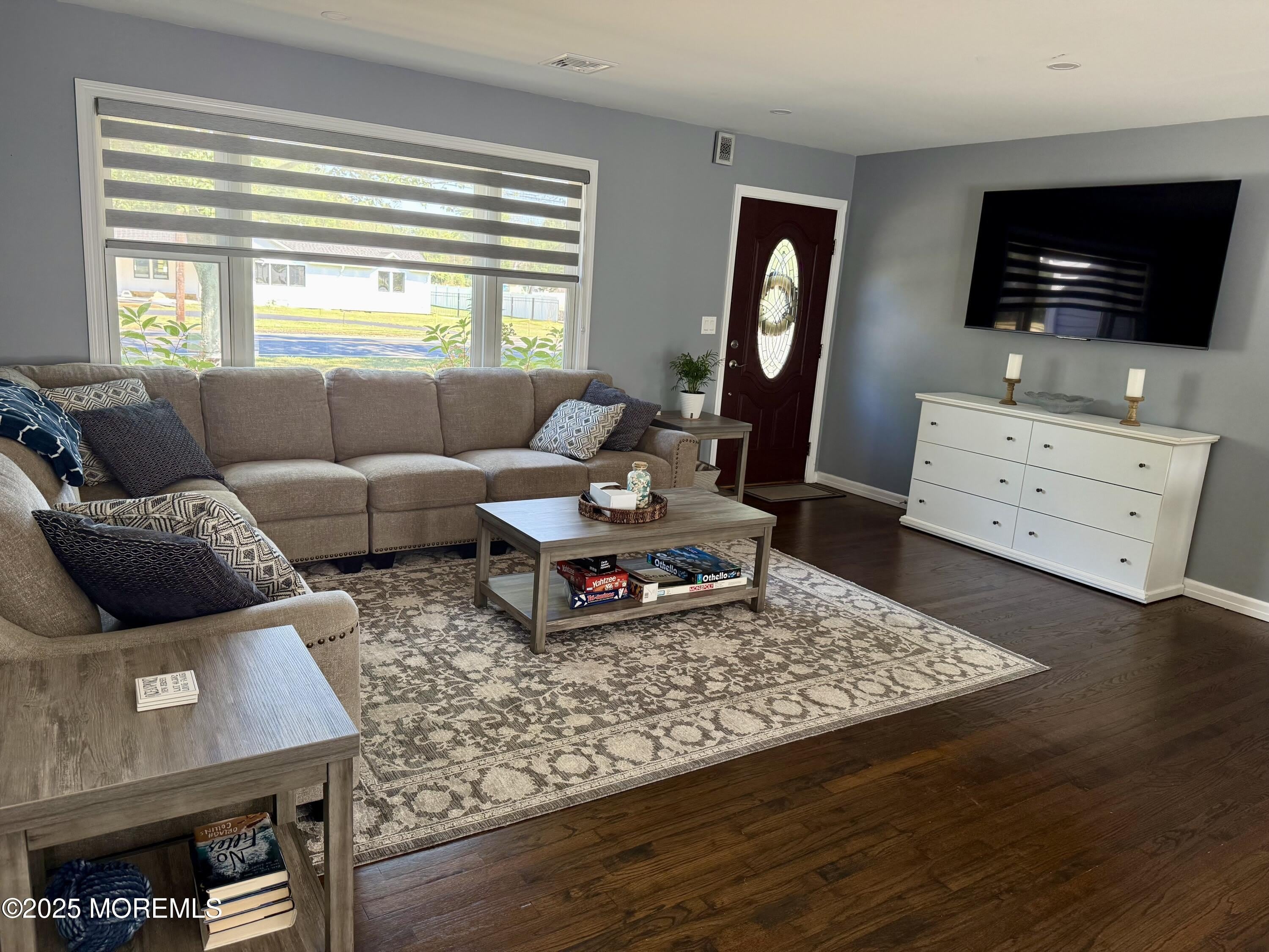 484 Branchport Avenue – photo 4