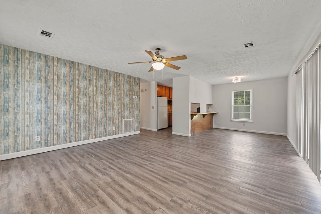 2501 Riverchase Crossing Northeast 2503 – photo 3
