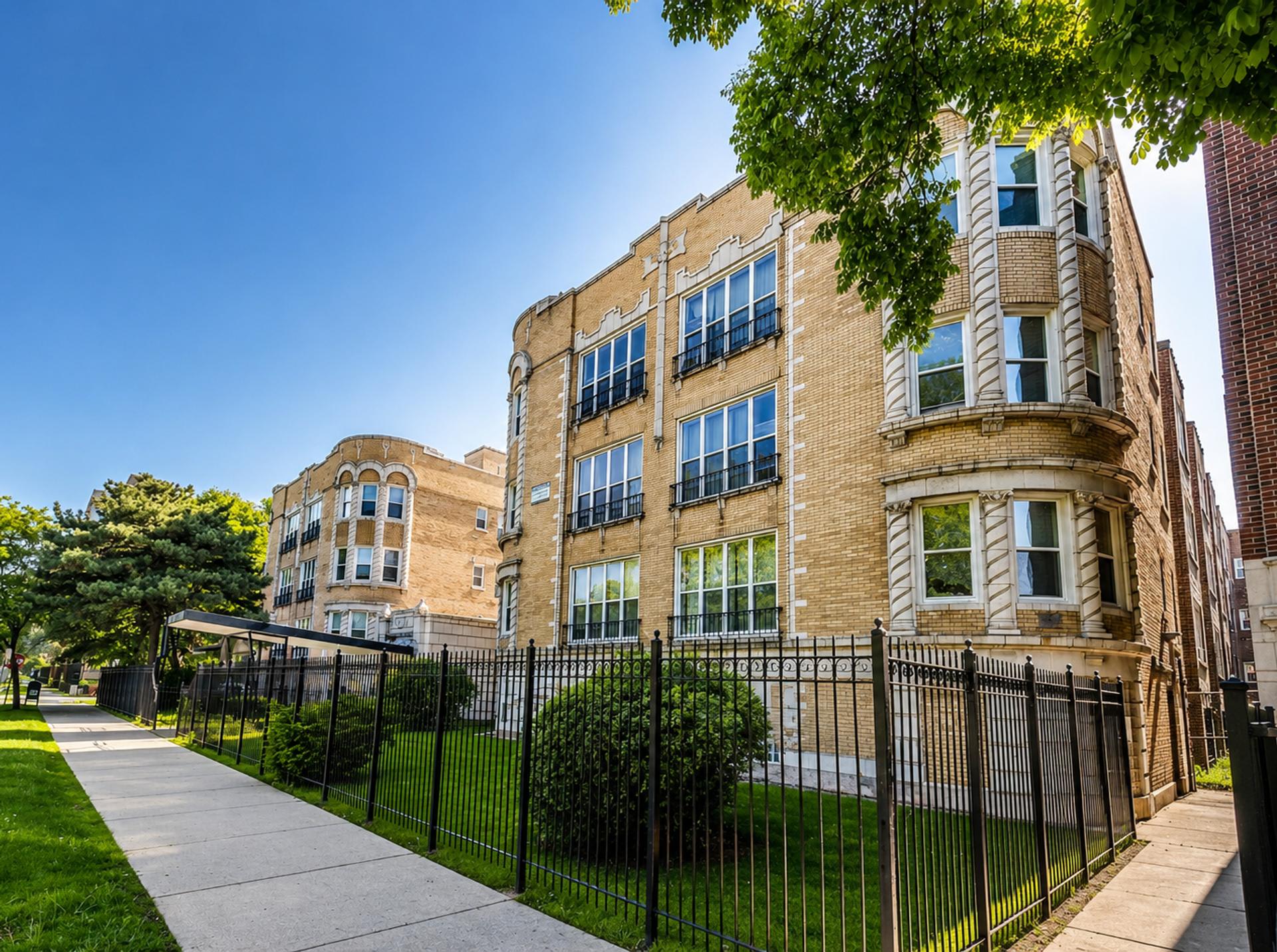 4901 S Drexel Blvd – photo 2