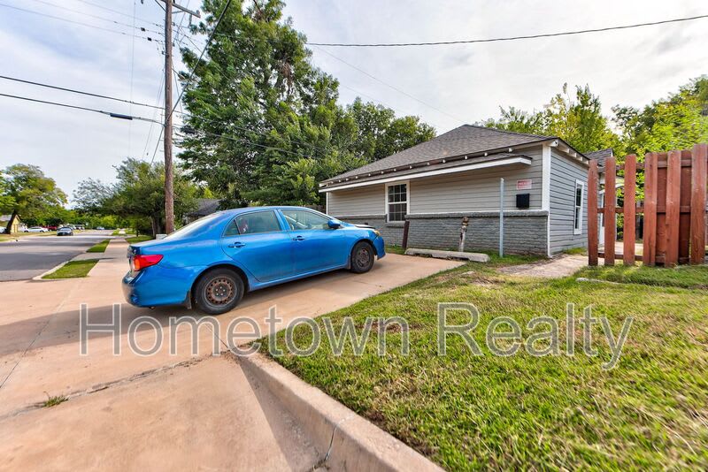 1801 E Madison Street – photo 2