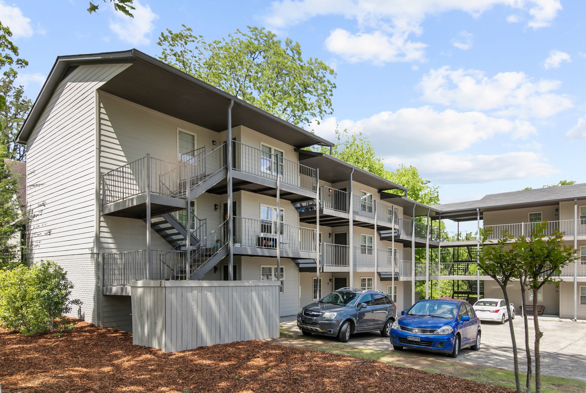 Avondale – photo 1