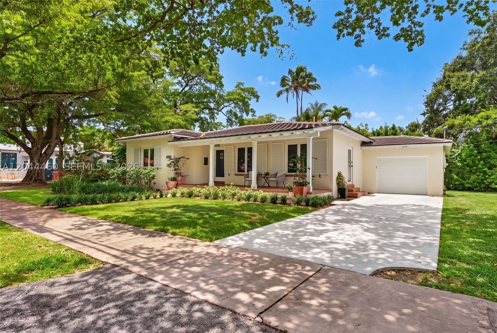 1710 Segovia St – photo 2