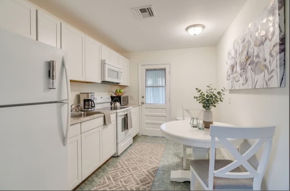 1675 Highland Ave – photo 2