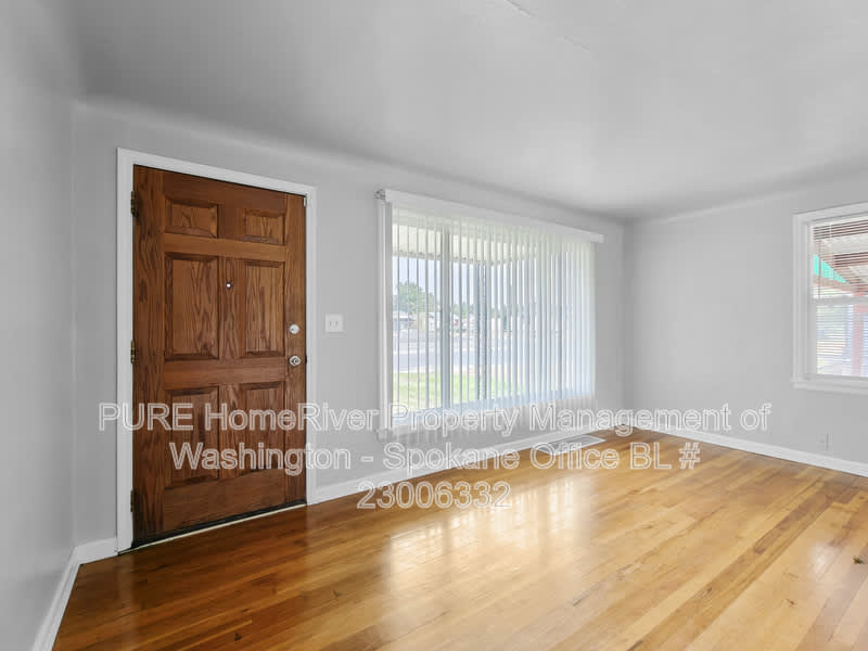 5307 N Cannon St – photo 2
