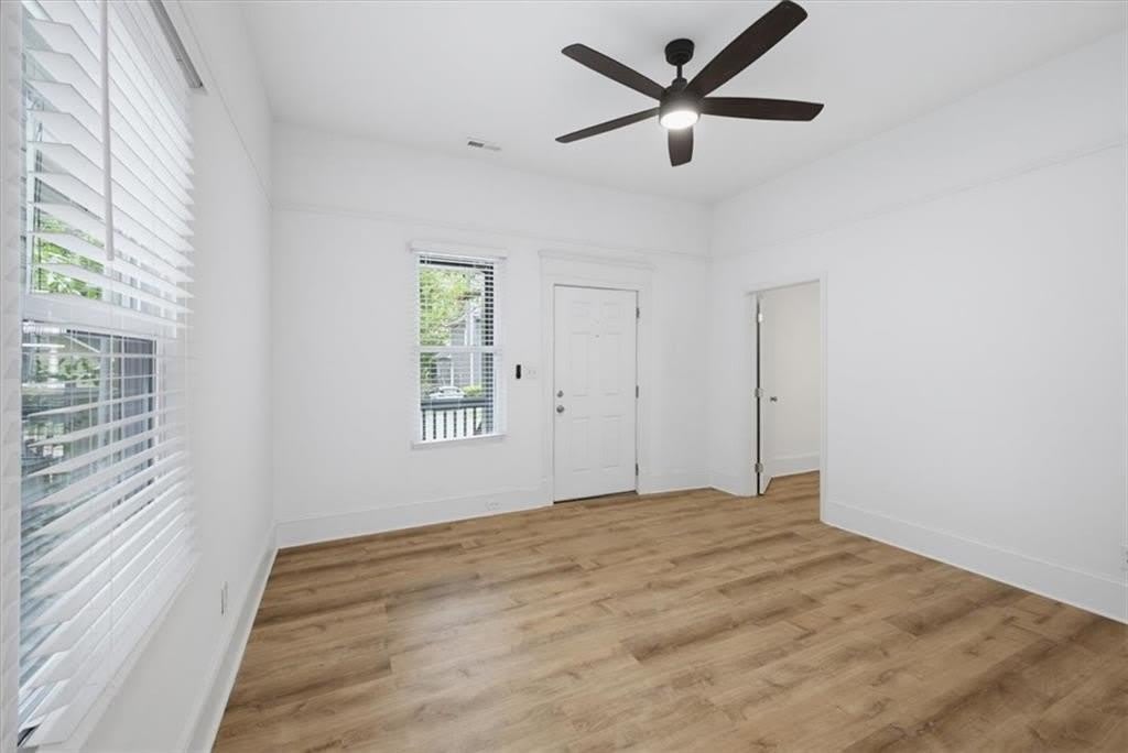 498 Connally Street SE – photo 5