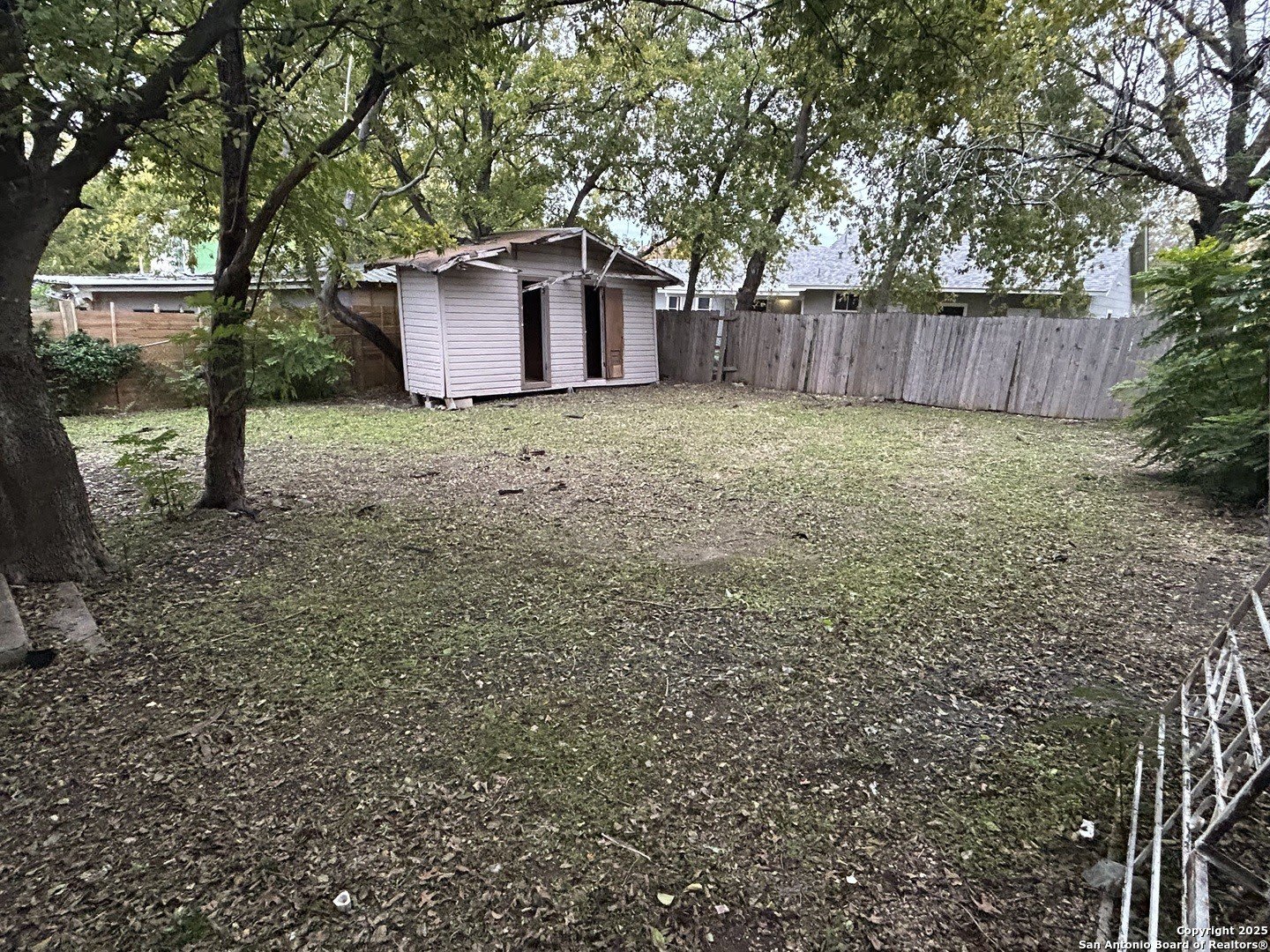 1216 GARDINA ST – photo 3
