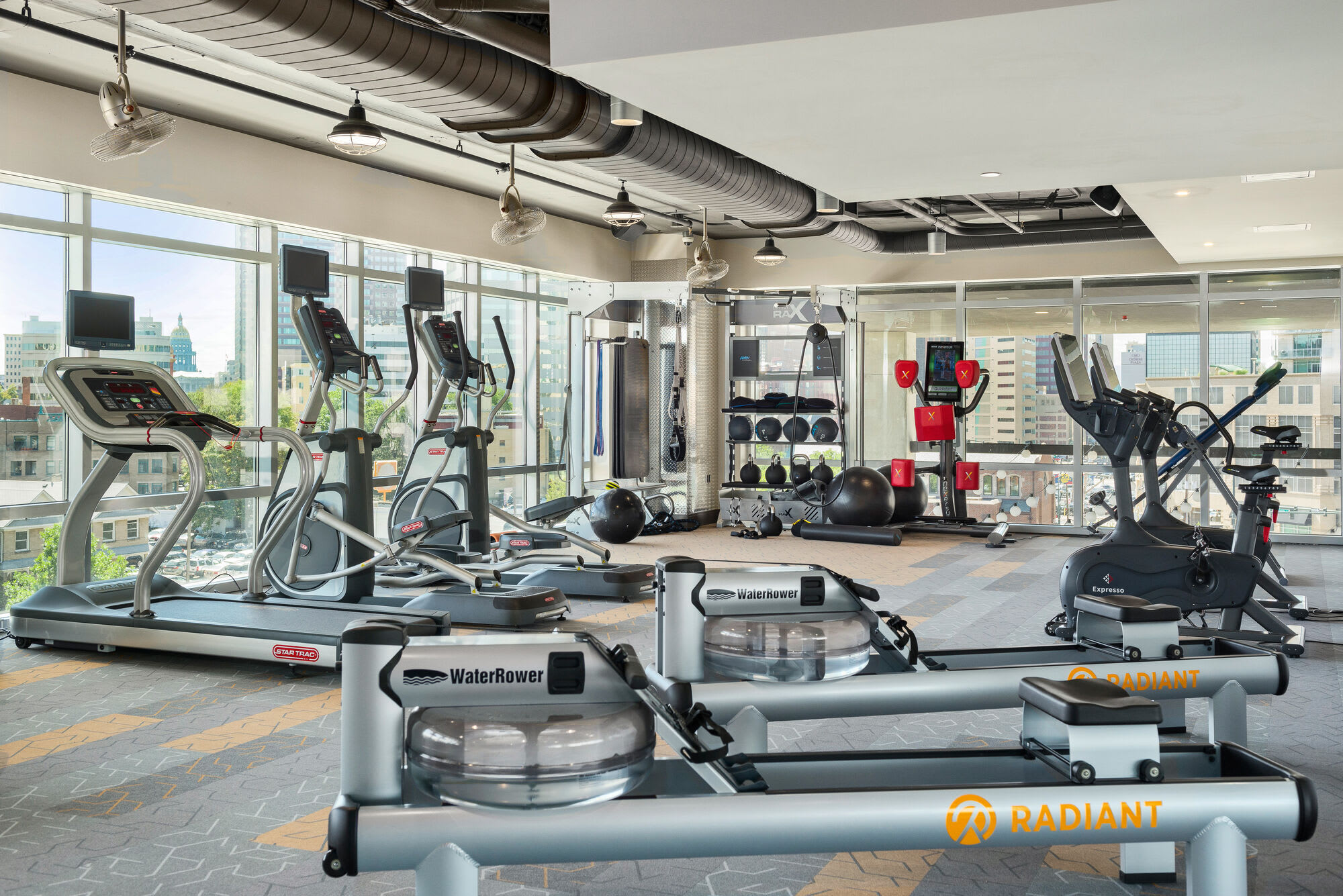 Radiant – photo 1