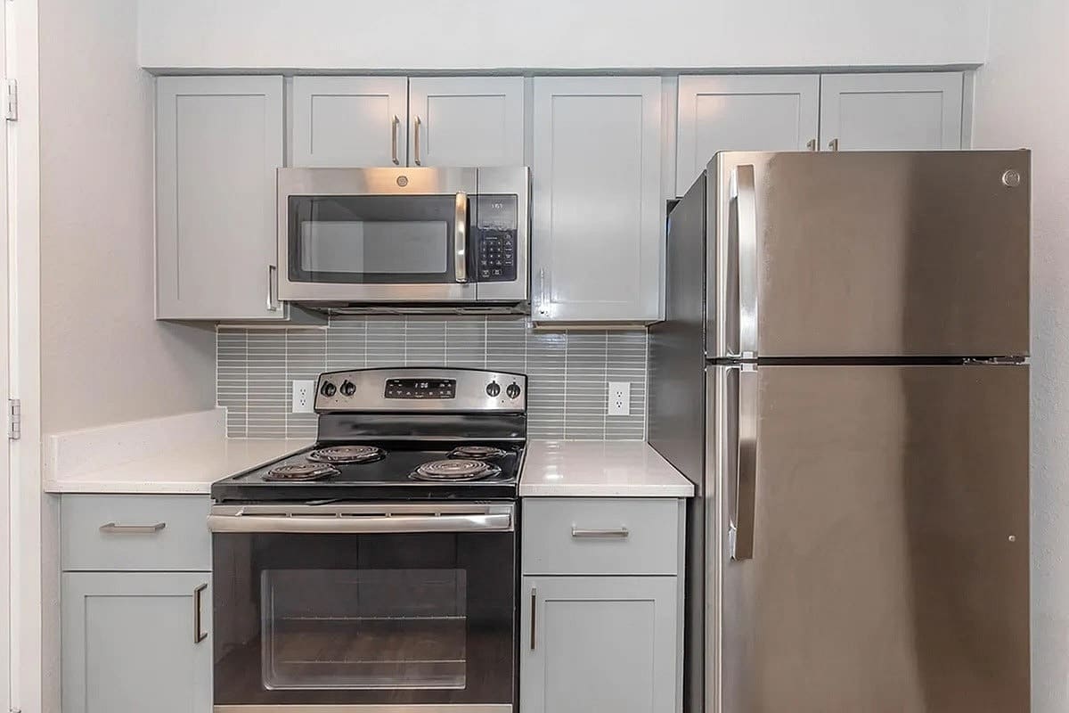 301 Greenville Apartments – photo 2