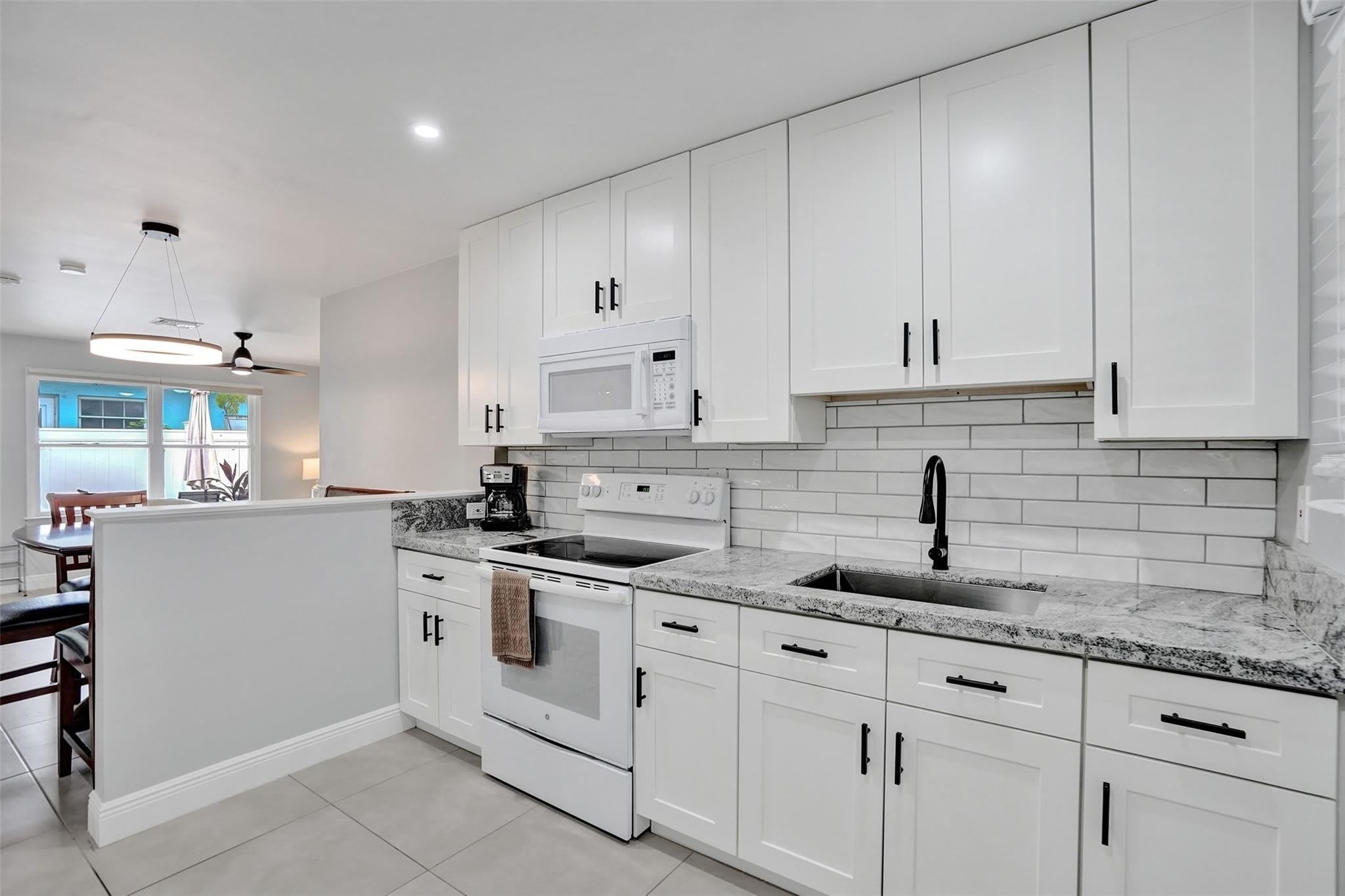 901 SE 14TH Court – photo 5