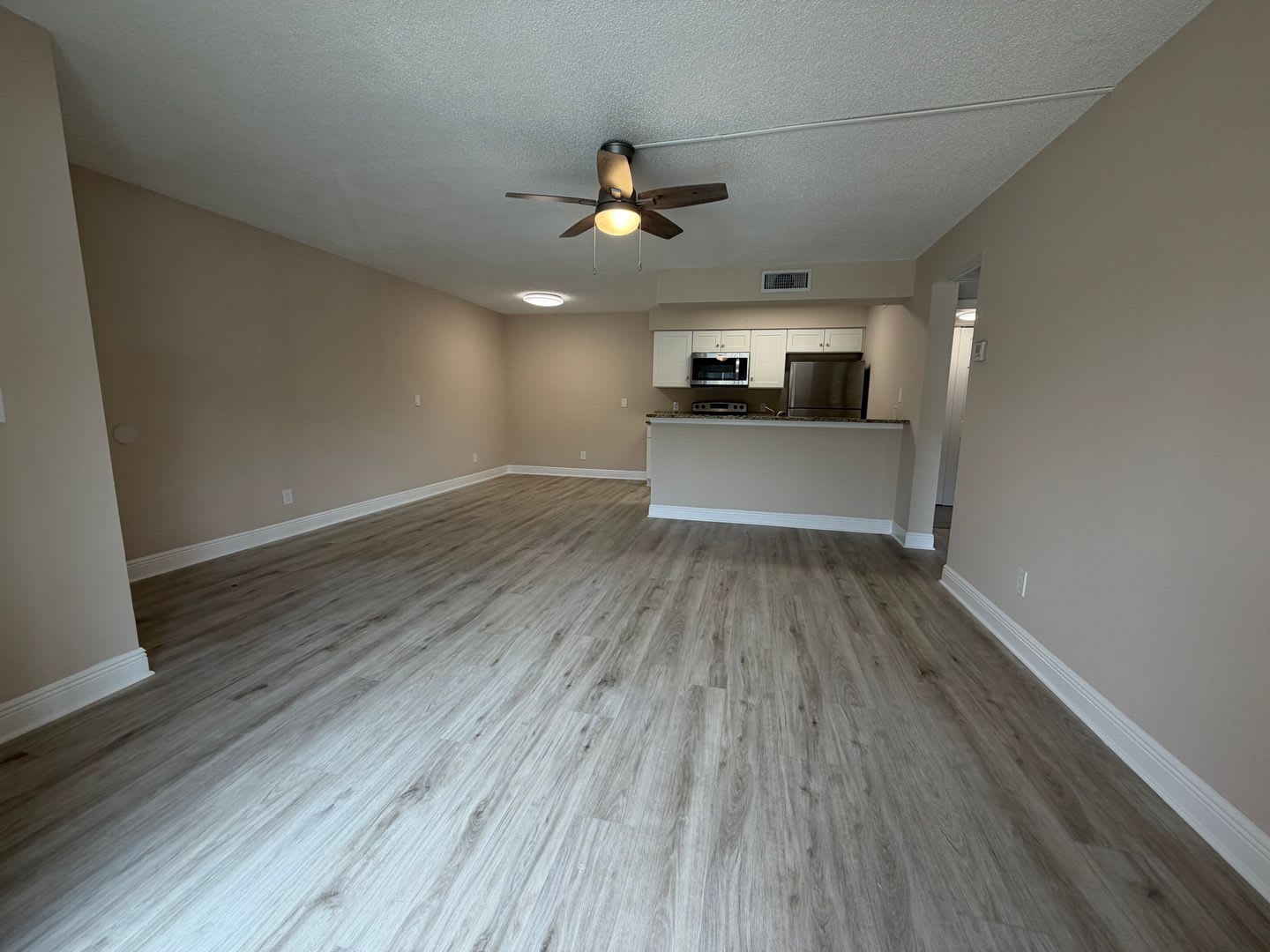 Annual Rental 1 Bed 1 Bath Condo At Mystic Gardens – photo 3