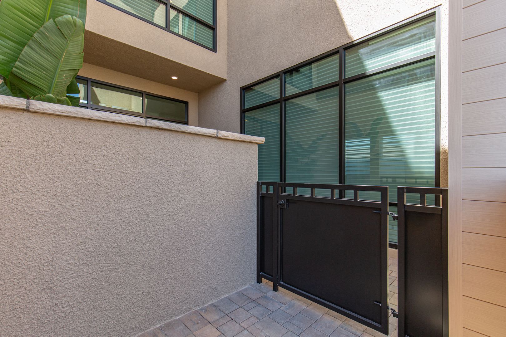 Stunning modern luxury home located in prestigious guard-gated Summerlin community of Ascension – photo 4