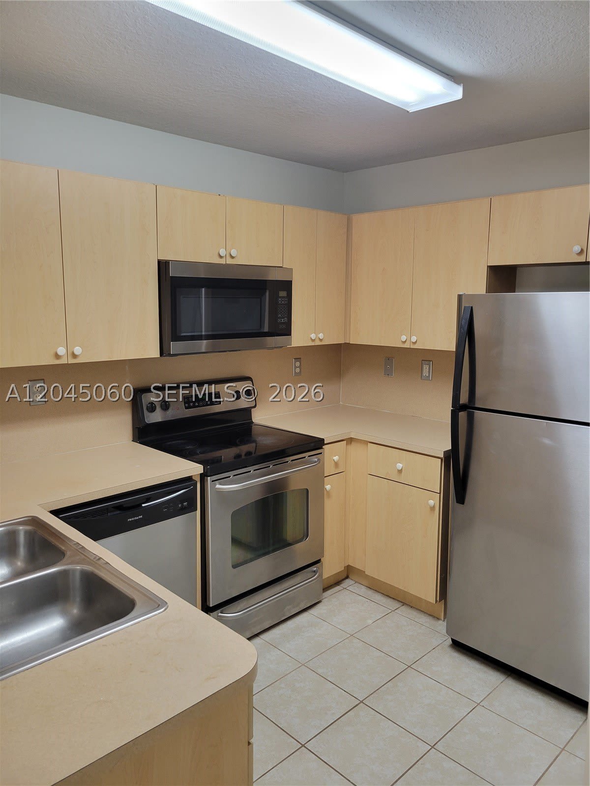 618 SW 106 AV – photo 5