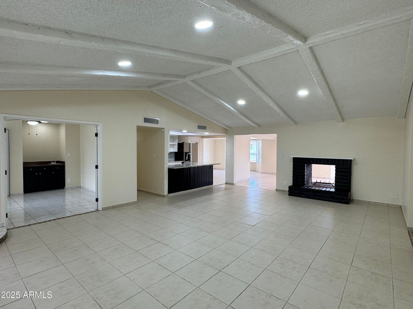 5502 W Frier Dr – photo 3