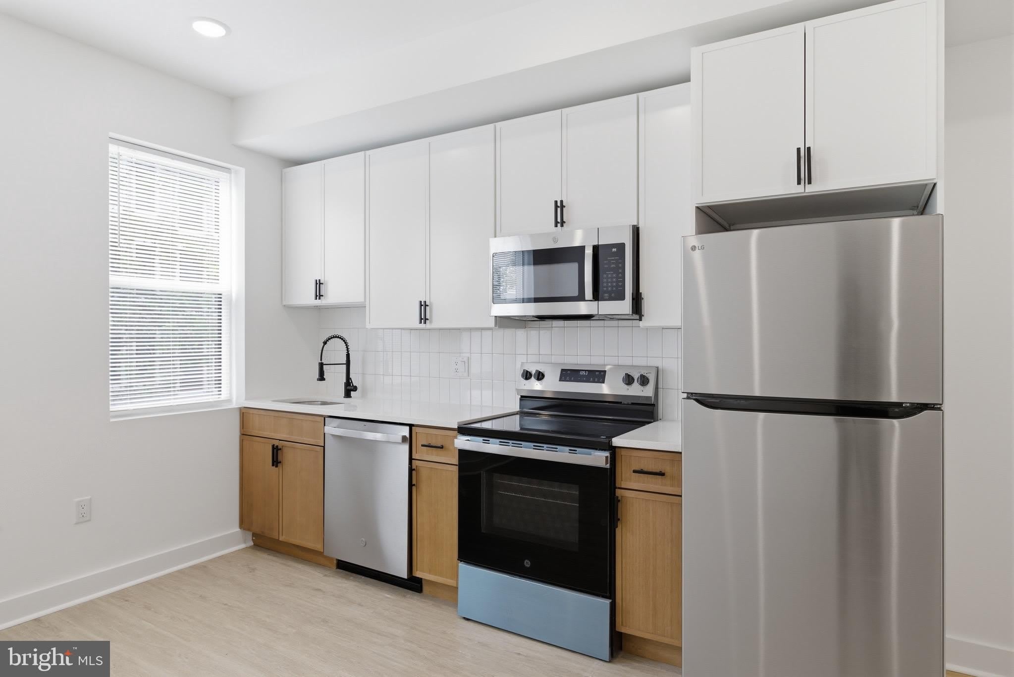 4021 BROWN Street – photo 4