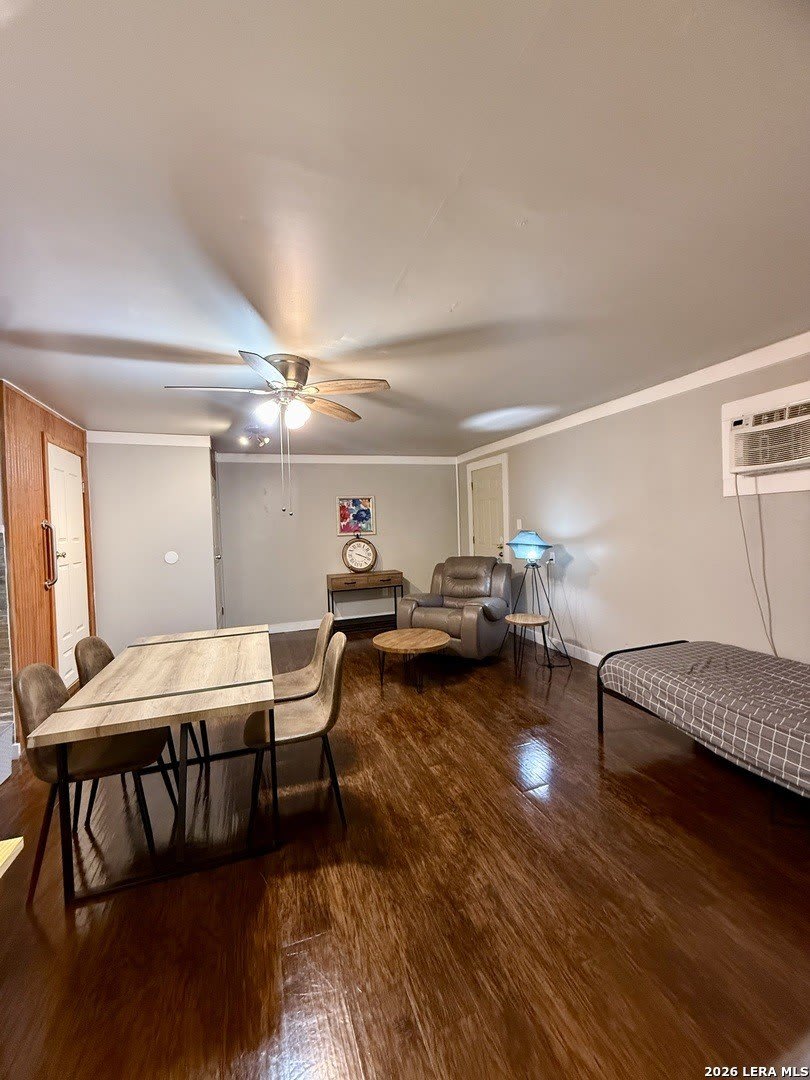 810 Haggin St – photo 4